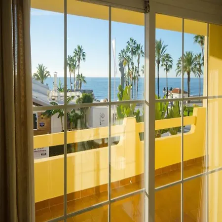 Vistamar Apartment-beachfront Apartment
