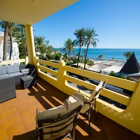 Apartment Vistamar Apartment-beachfront *