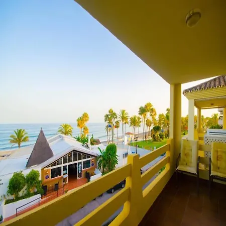 Apartment Vistamar Apartment-beachfront