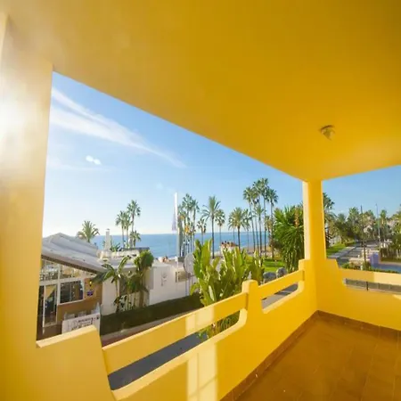 Apartment Vistamar Apartment-beachfront *