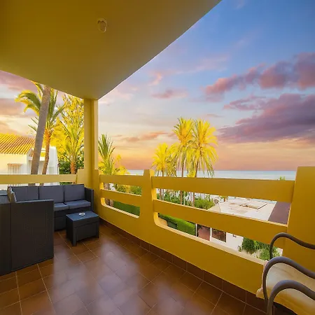 Vistamar Apartment-beachfront Apartment