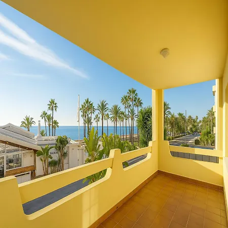Vistamar Apartment-beachfront