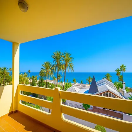 Vistamar Apartment-beachfront Apartment