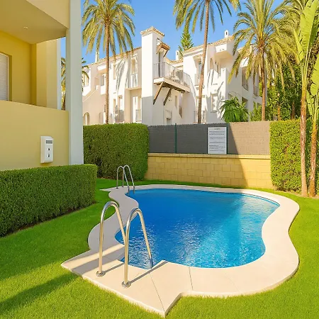 Vistamar Apartment-beachfront Apartment