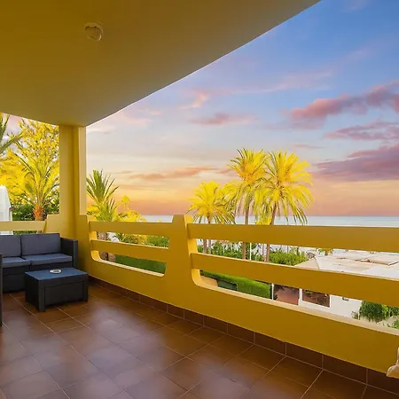 Apartment Vistamar Apartment-beachfront