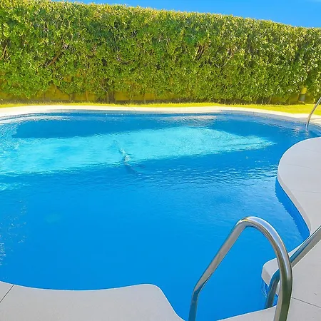 Vistamar Apartment-beachfront Apartment *