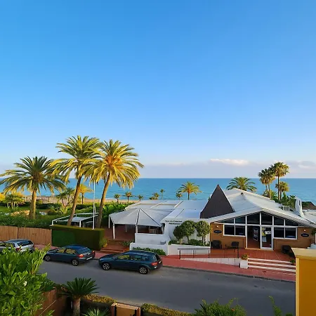 Vistamar Apartment-beachfront Apartment *