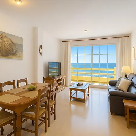 Apartment Vistamar Apartment-beachfront *